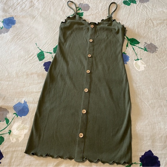 Small No Boundaries Olive green dress - Picture 2 of 4
